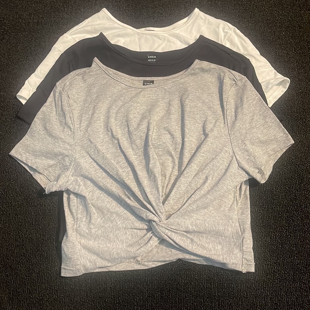 Multiple T-shirts - Picture 2 of 2